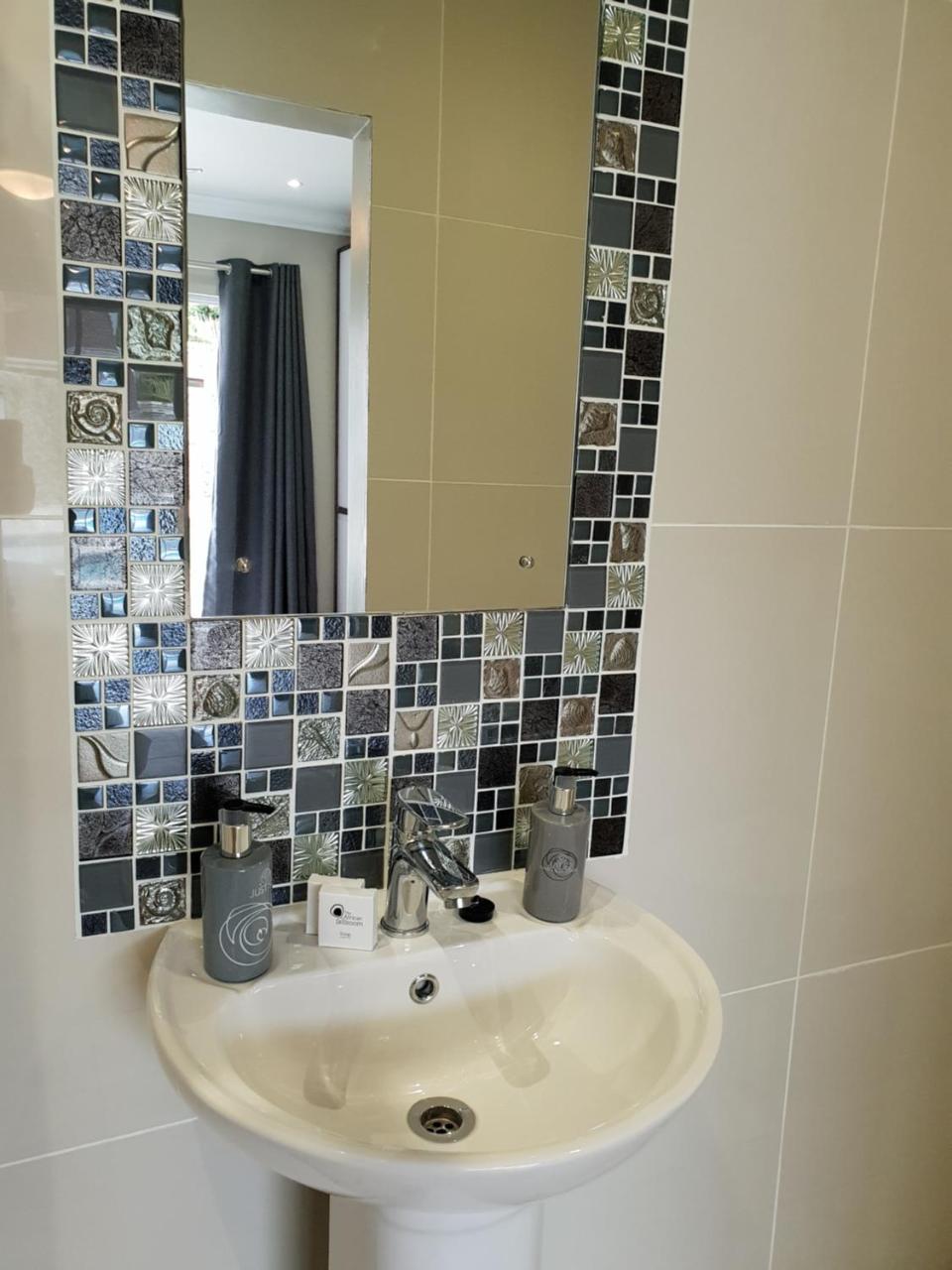 Reef View Bnb East London Exteriör bild